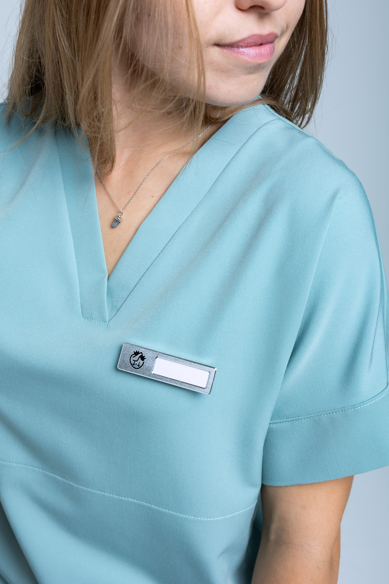 Metalowa przypinka na identyfikator z magnesem