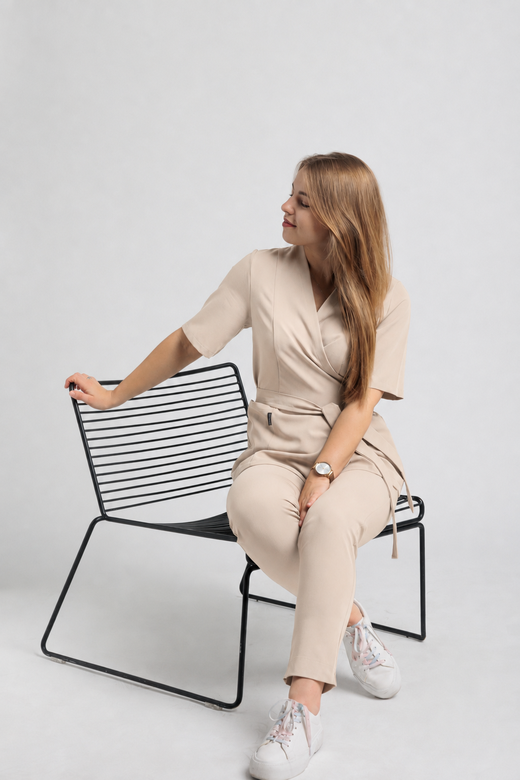 Bluza Medyczna Damska Basic z wiązaniem Light Beige (5)